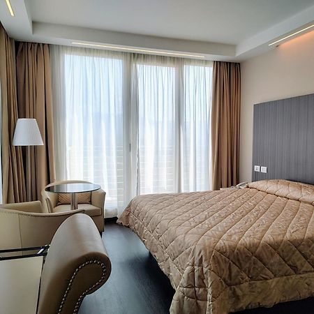 Hotel Datini Prato  Bagian luar foto