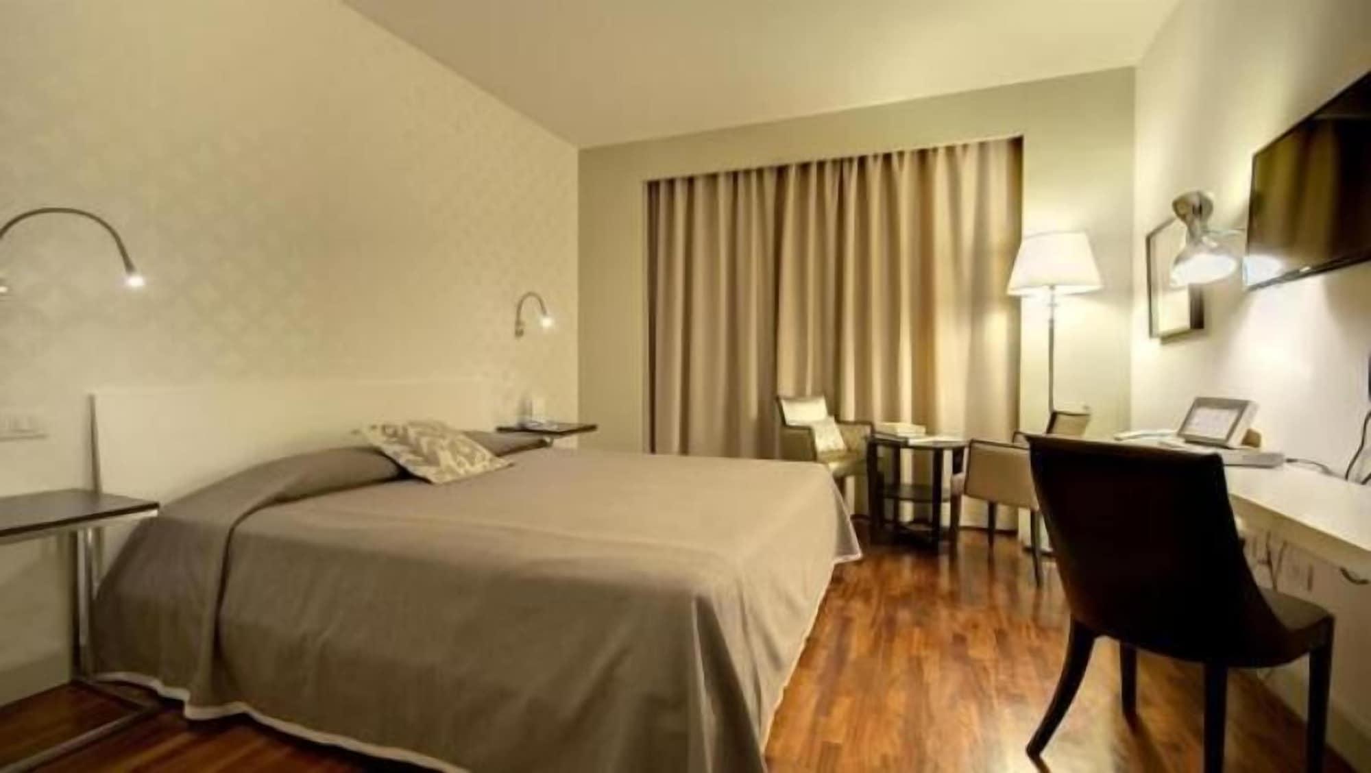 Hotel Datini Prato  Bagian luar foto