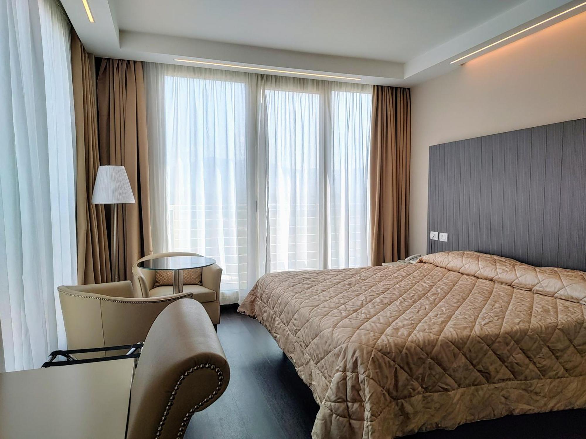 Hotel Datini Prato  Bagian luar foto